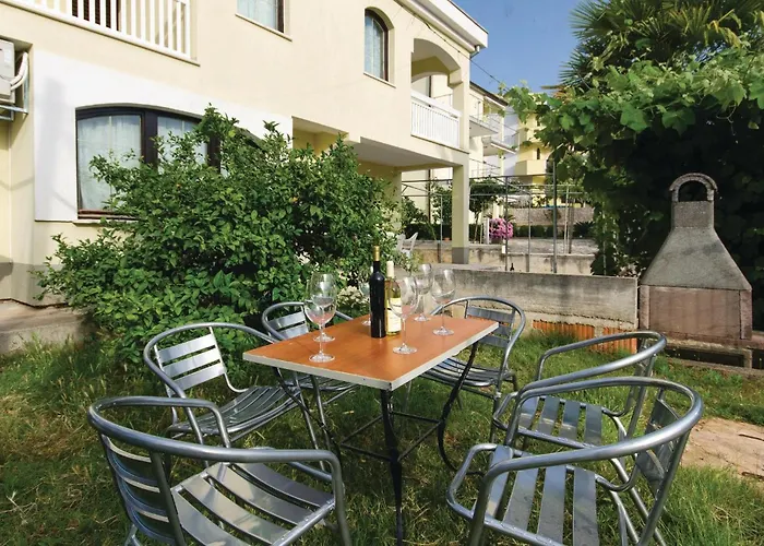 Apartment Amazing In Okrug Gornji *